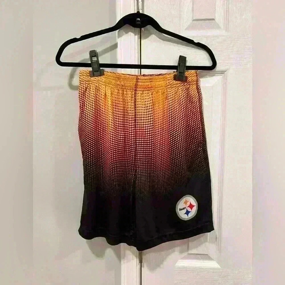 Pittsburgh Steelers FOCO Pixel Gradient Training Shorts Black/Gold Men’s Small - Picture 1 of 3